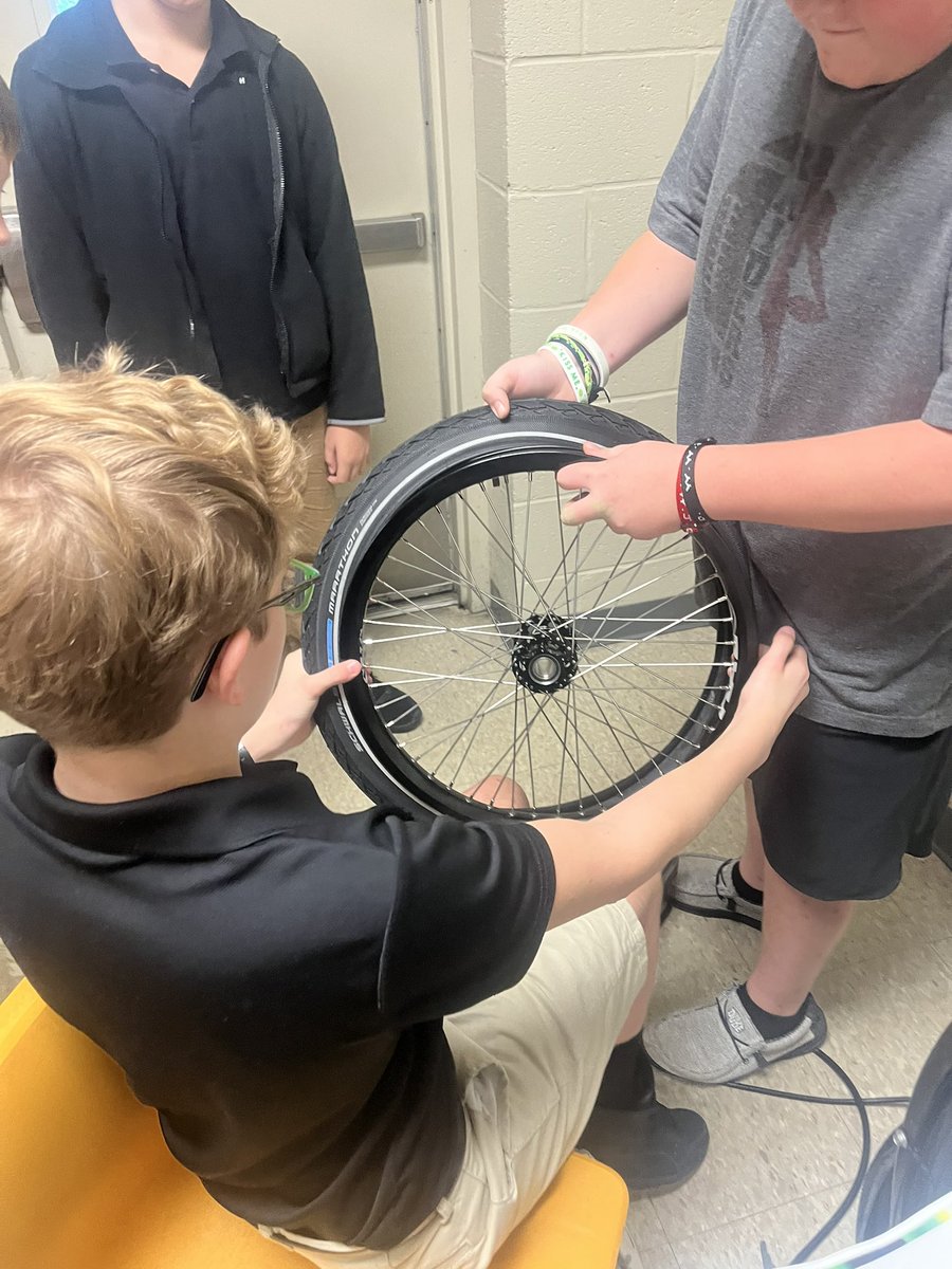 RoseHillRaiders's tweet image. Our Greenpower team enjoyed collaborating with one of our partners, Professor Ben Lawrence from Jackson State Community College. Thank you so much for supporting our team! #STEMpossible #RoseHillRacing @TiffanyGreen08 @JMCSchools @suptking @JMCSSInnovation @theTSIN