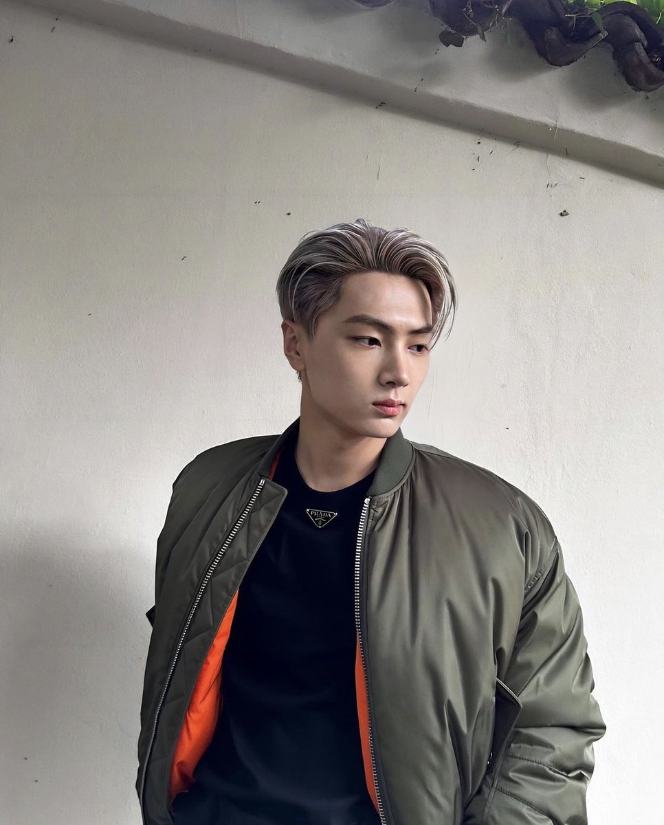 enhypenupdates's tweet photo. [INSTAGRAM] 230922

“🦅🦅🦅 @prada
#Prada #PradaSS24 #PRADAxENHYPEN”

(1/2)

@ENHYPEN_members @ENHYPEN #ENHYPEN #엔하이픈 #JAY #제이 https://t.co/AxaSzSi1pk