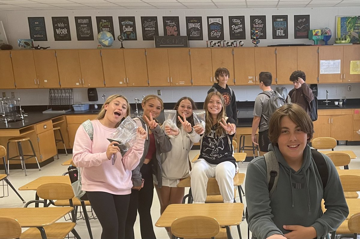 DisneySciNerd's tweet photo. BHS freshmen in Bio Honors were excited to observe Compost Critters for CERs and take home their “bean babies” to be used in their at-home experiments #bhsscience #barnegathighschool @barnegathighschool https://t.co/FjGnNyssjP