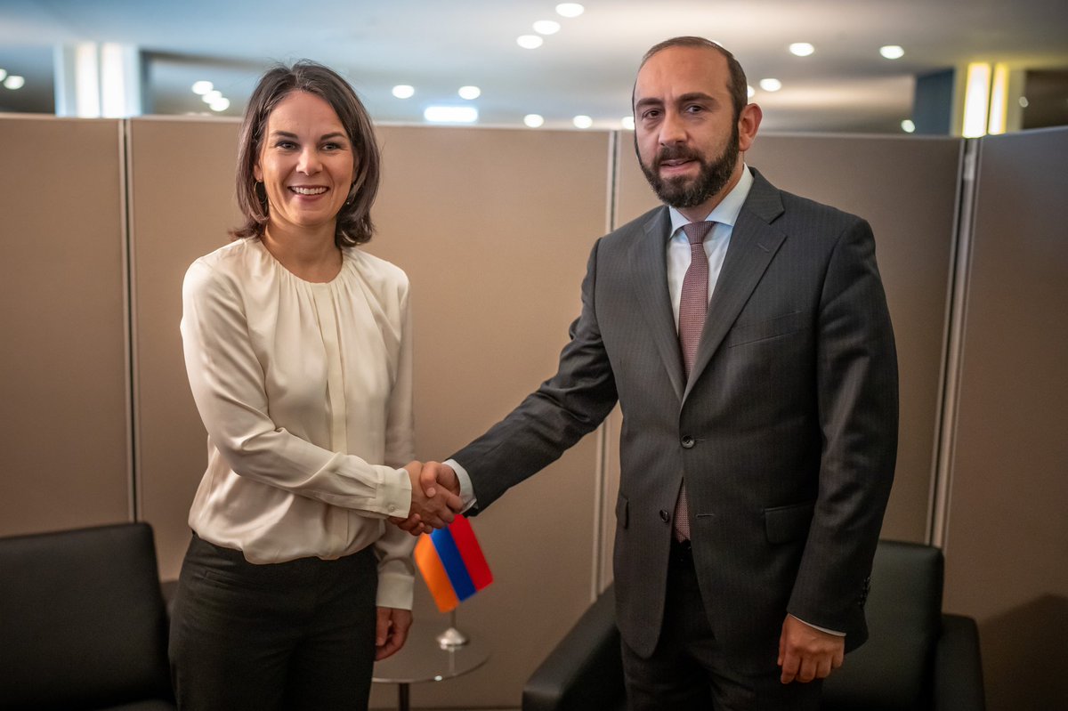 GermanyDiplo's tweet photo. Foreign Minister @ABaerbock and her Armenian counterpart @AraratMirzoyan discussed the situation in #NagornoKarabakh.  @ABaerbock underlined Germany's support for the EU led mediation efforts. #UNGA https://t.co/973nHFFzOR