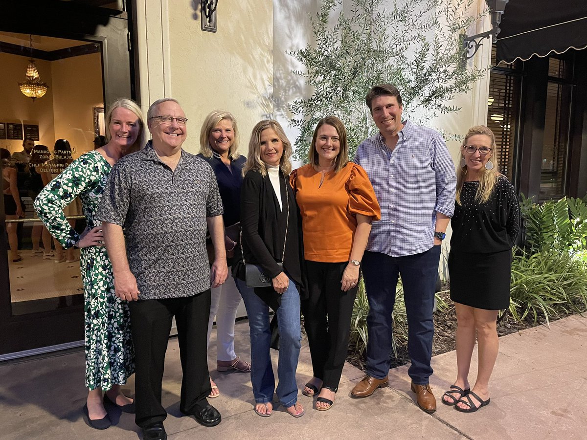 stacey_corley's tweet photo. Having fun, meeting new people, and learning lots at Association of Healthcare Professionals International conference. Extra fun to be with our friends from Tidewell Hospice! Yay team Sarasota Memorial Healthcare Foundation! https://t.co/ZO1GFLt9NE