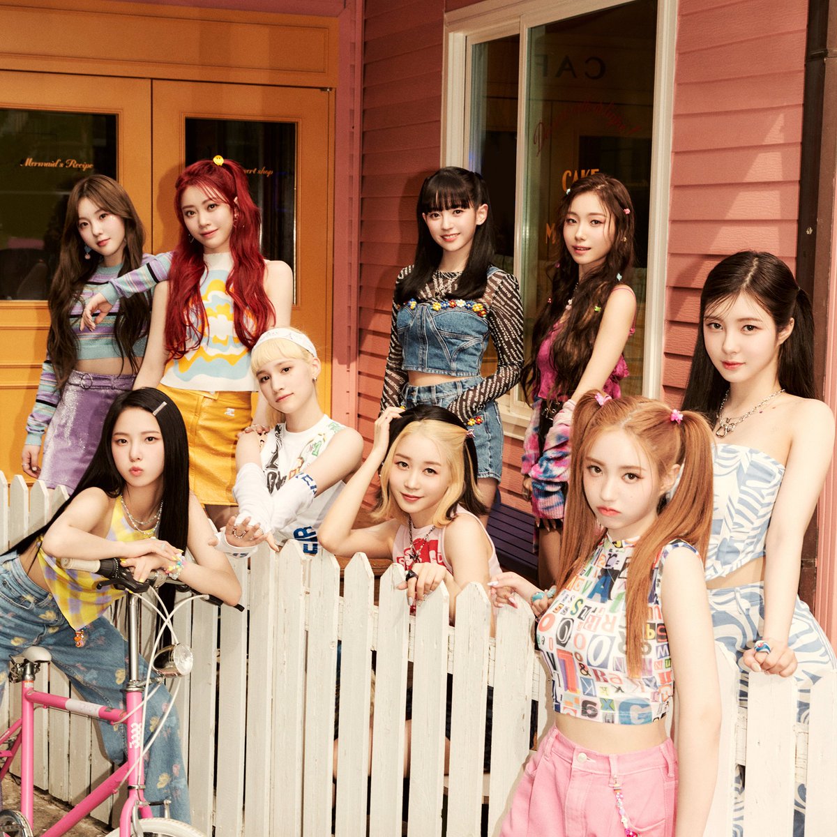kchartsmaster's tweet photo. According to Sport News TV, Wake One Entertainment recently met with major management of Kep1er members agencies and held a meeting to discuss extending their contract.

"Most agencies agreed with the purpose of the extension, further discussions are expected for the rest of the year".