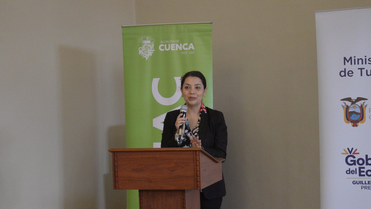 emac_ep's tweet photo. "Fomentamos el cuidado del Parque Nacional El Cajas. A los transportistas les ofrecemos alternativas para una disposición adecuada de residuos en los viajes Guayaquil-Cuenca. Juntos, protegemos nuestra naturaleza. ♻️🌿 #CuidemosElCajas #TransporteResponsable
#AmorPorCuenca❤️💛 https://t.co/lNUZ2IkJBB