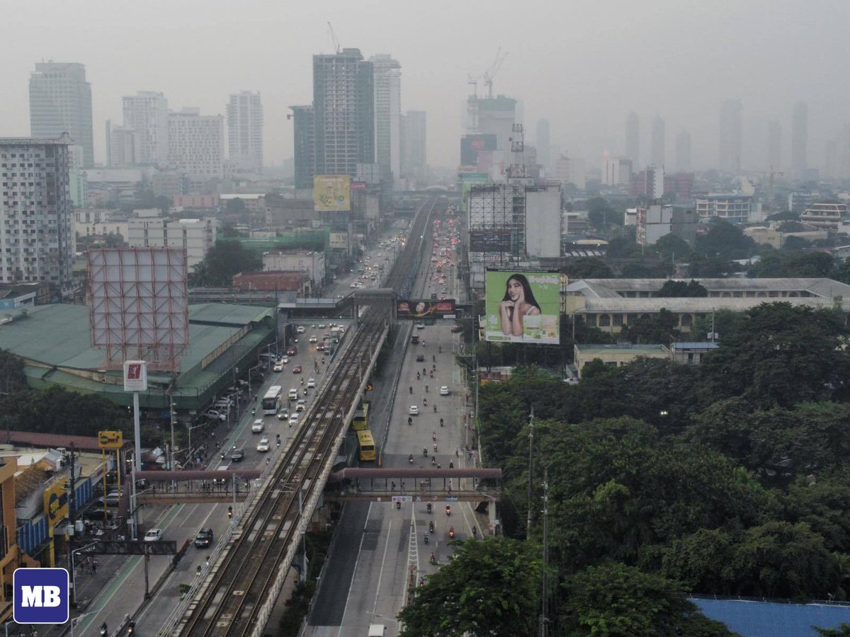manilabulletin's tweet photo. LOOK: The haze caused by Taal's volcanic smog or "vog" has spread over Metro Manila causing the suspension of classes in some cities on Friday, Sept. 22. 

Phivolcs explained that the composition of vog can cause eye, throat and respiratory tract irritation with severities depending on the gas concentrations and durations of exposure. 

📷: Mark Balmores | MB