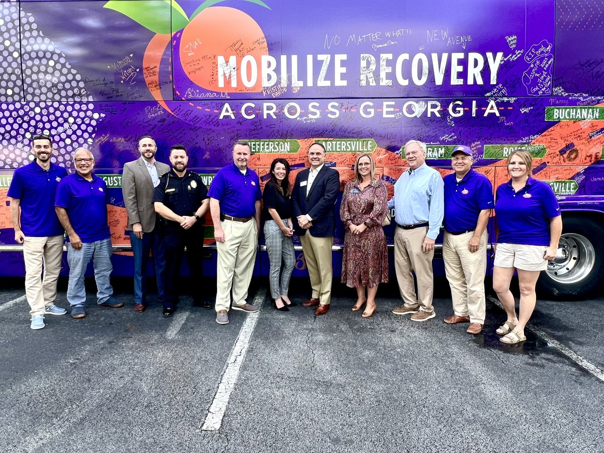 KevinKTanner's tweet photo. Could not think of a better way to end the workday. Had the pleasure of addressing around 300 folks at the  Gainesville stop of Mobilize Recovery Across Georgia. Recovery is Real in Georgia. I was honored to join Senator Shelly Cantrell Echols, Rep Lee Hawkins and Rep Matt Dubnik https://t.co/8C6kGWmSNX
