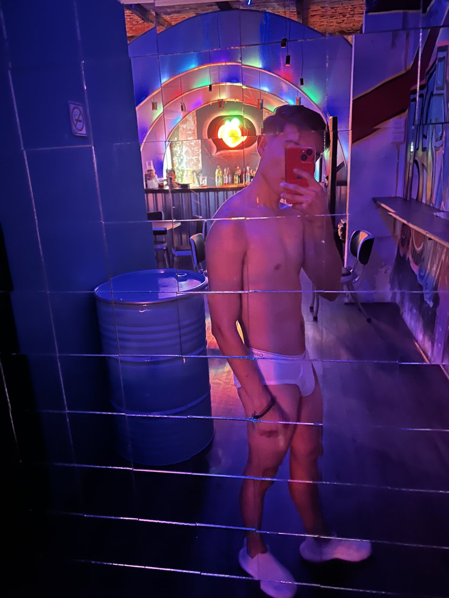 Alessandro_R69's tweet photo. Jueves de twinks en @dallas__mx 

Quien pa coger a lo salvaje? 🥵 https://t.co/i2LhAljoZw
