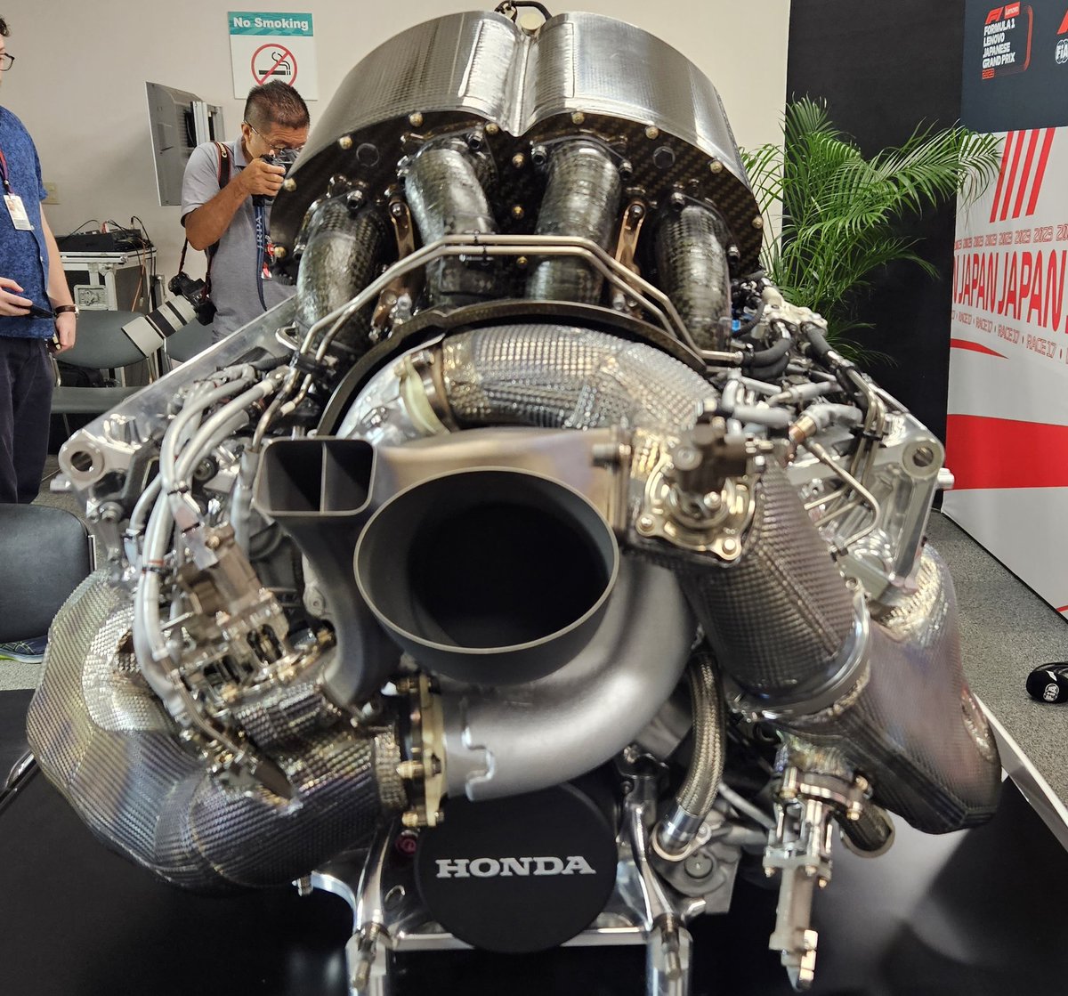 AlbertFabrega's tweet photo. Fotos de la unidad de potencia de Honda de 2021. Increíble 😍

2021 Honda's power unit pictures. Amazing😍
#f1 #JapaneseGP https://t.co/Ip4ZgmXZBK
