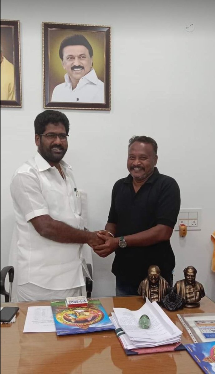jkm_ravi's tweet photo. ஜெயங்கொண்டம் சட்டமன்ற தொகுதி ...
இளைய மக்கள் தொண்டர் ...
திராவிட சுடர் ...
திரு.க.சொ.க.கண்ணன் https://t.co/8hxiYEQAhA,MLA அவர்களுக்கு ...இனிய பிறந்தநாள் வாழ்த்துக்கள் 🌹🌷💐 https://t.co/GUcjhwUJEu