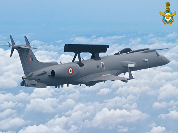DefenseLrca's tweet photo. Índia planeja comprar mais 6 aviões de vigilância Netra-I, baseados no Embraer ERJ-145
- País busca fortalecer a vigilância ao longo das fronteiras com a China e o Paquistão
#Embraer #India #ERJ145 #embr3 #AEWeC #Netra #Vigilancia #AlertaAntecipado
https://t.co/VqG56xvL8r https://t.co/rmJmjL7lJr