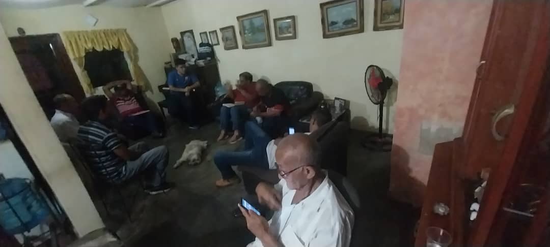 CEMValmoreRVale's tweet photo. Nuestros equipos a diario en trabajo constante hasta lograr Una Venezuela libre y de los venezolanos con el Líder @prospericarlos próximo Presidente de Venezuela, hoy en reunión de nuestras estructuras fijando estrategias de trabajo político y social, de frente hacia el futuro. https://t.co/musZuIAjj7