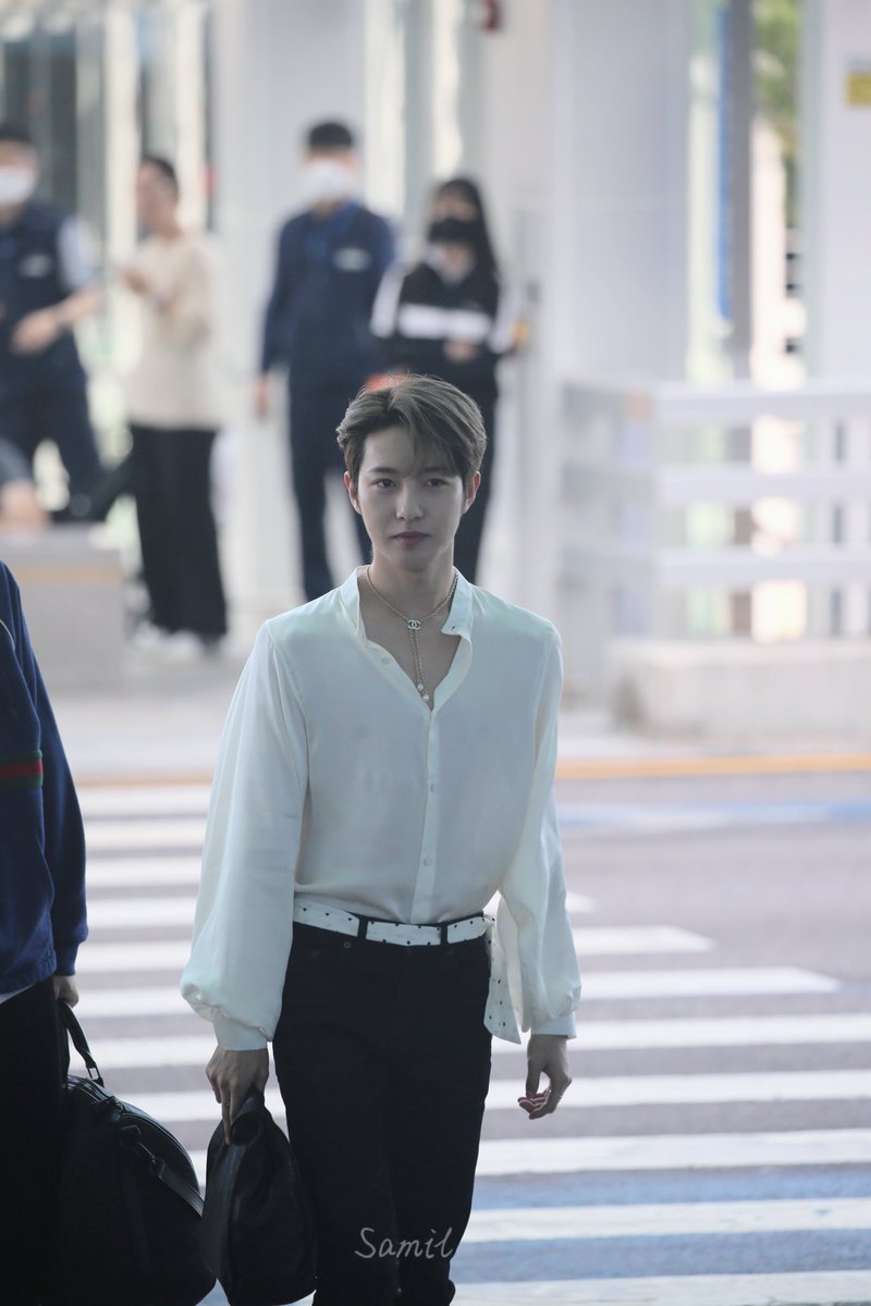 Causeiammyself's tweet photo. 230922 ICN인천국제공항 출발✈️
#RENJUN #런쥔 #仁俊 #黄仁俊 
#NCTDREAM https://t.co/GaOjnRs1KD