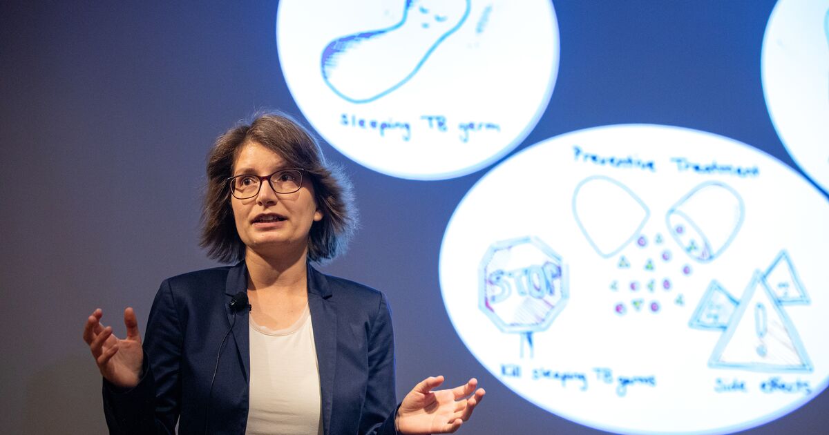 UCSF_Epibiostat's tweet photo. Big congrats to Hélène Aschmann, PhD @LnAschmann - a finalist at the 2023 @UCSF Postdoc Slam for "To Treat or Not to Treat: A Balancing Act in Tuberculosis Prevention." #ucsfNPAW #UCSFpostdocs https://t.co/9aCnbKyX6W