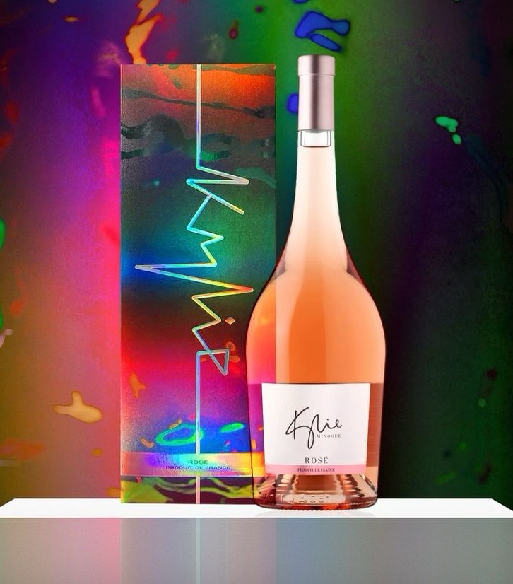 rnclelland's tweet image. Our #Kylie has a pop-up shop in London to go with her new record.
Products include the Slow towel, candles, and a signature wine. 
They call it the Wild Rosé?
If not, I am most disappointed. 
#OpportunityMissed