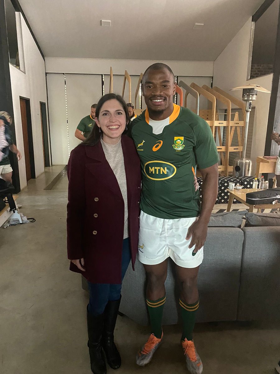 RaqsDC's tweet photo. #BokFriday #AneleAndTheClubOn947 
💚💛 https://t.co/ppC9CpQhdi