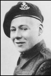 Thread 🧵 Probably the most poignant letter I will ever read to passengers and someone I always make sure to visit whilst in Arnhem is Ivor Rowberry.  Ivor came from Wolverhampton.  He didn’t survive.  Here is the letter he wrote to his mum 1/