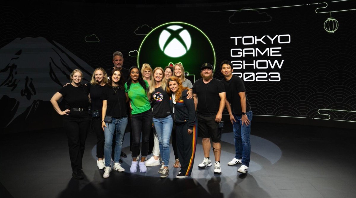 BondSarah_Bond's tweet photo. Just some of the amazing team behind the scenes for our TGS broadcast 🎬✨ Thank you all! 💚 #TeamXbox #XboxTGS https://t.co/6MUhkpyBTr