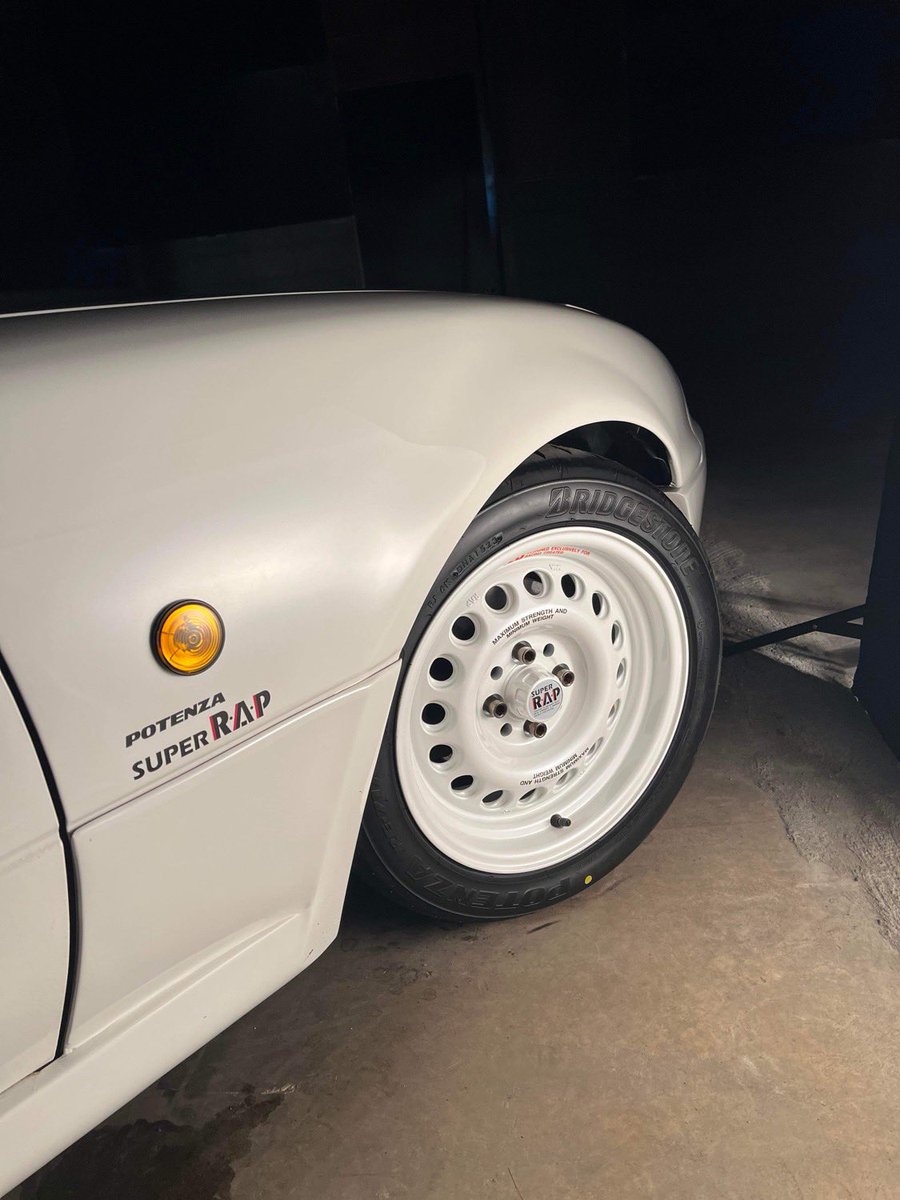 mansaku86's tweet photo. FUJI 86/BRZ STYLE 2023にて復刻SUPER R.A.Pを世界初公開します！

場所は、TGRブース内車両展示コーナーの

・まんさく自動車×AE86
(たぬぐっチャンネルAE86)

・テックアート×AE86
(ECOハチ:レストアパーツ)

カッコ良くなって現代にリバイバルしたSUPER R.A.Pを是非見に来てください！ https://t.co/41SNcUMV44