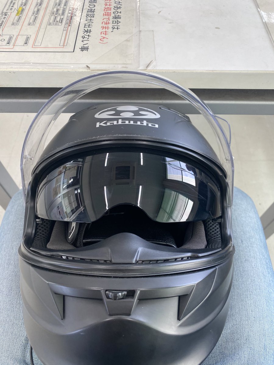 q73dyYZip5x0TjO's tweet image. 買ってから6年以上経つけどサングラス機能あるの知らなかった、、、車検場待合室にて🏍️
#KAMUI2