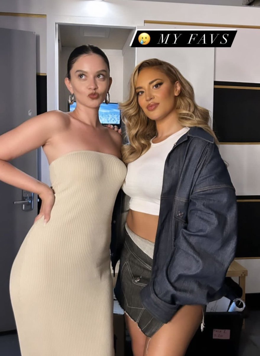 sabrina claudio &amp; alina baraz together in a new photo.