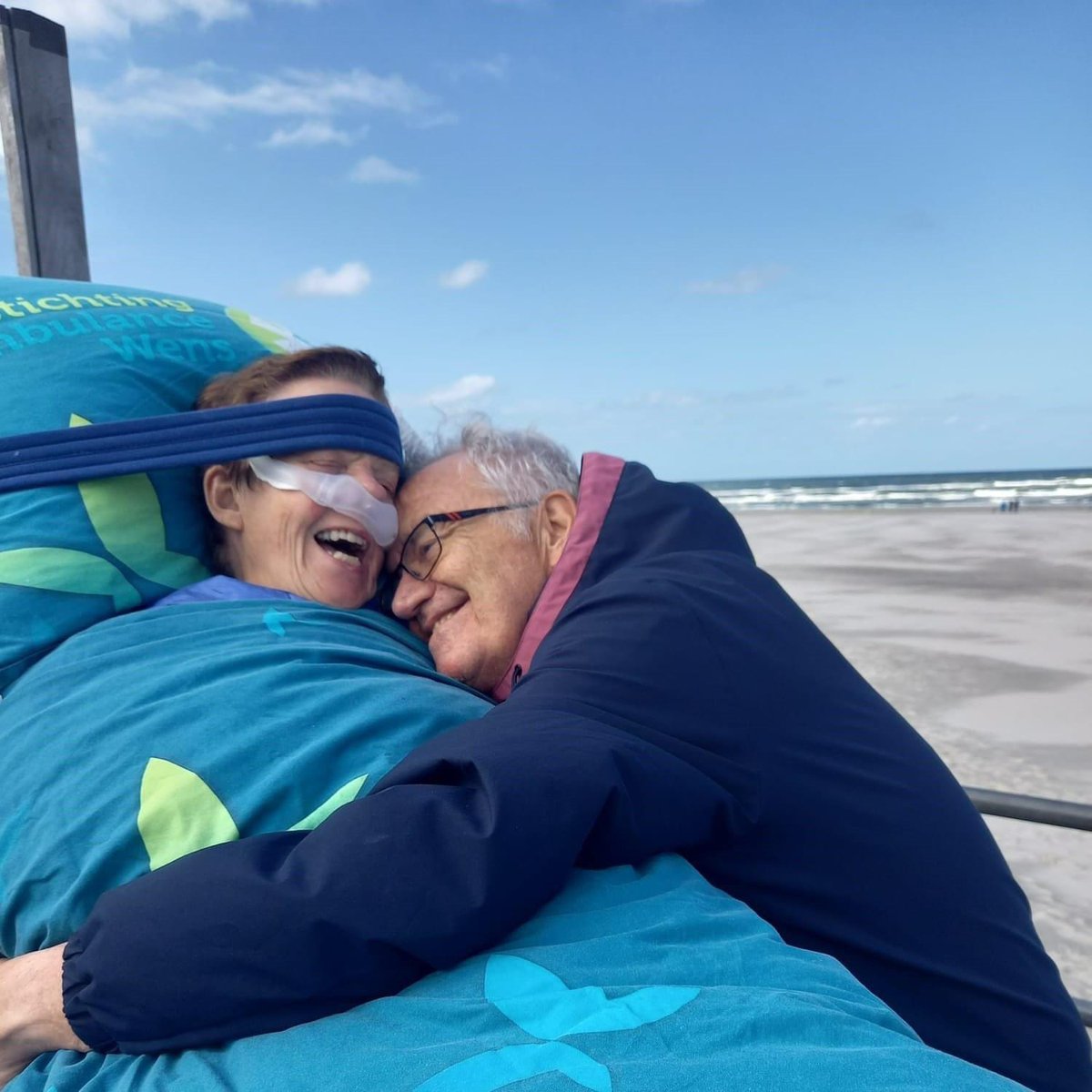 St.Ambulance Wens tweet media