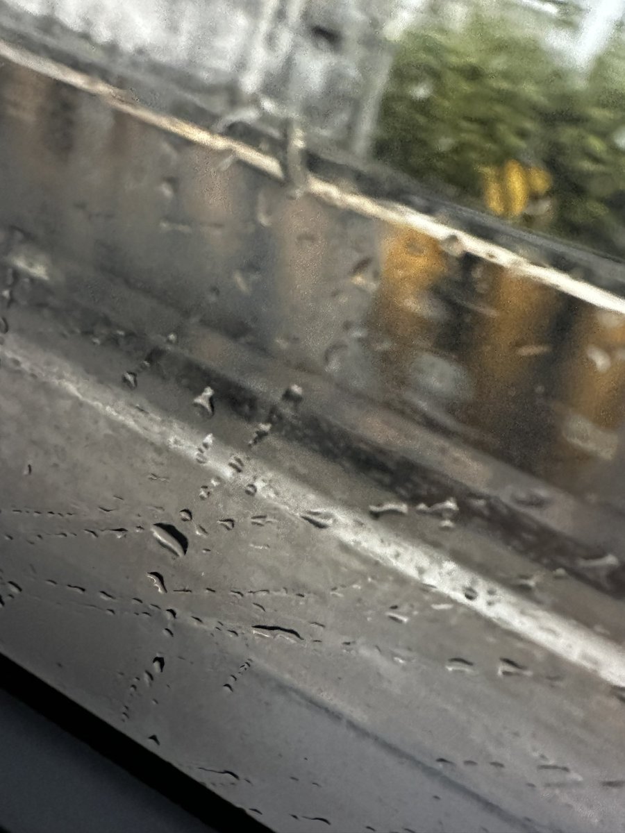 BamBam1A's tweet photo. MANILA D-DAY🇵🇭

and is RAINING 🌧️ (perfect...🥹)
#AREA52 https://t.co/mvWkjaNJwc