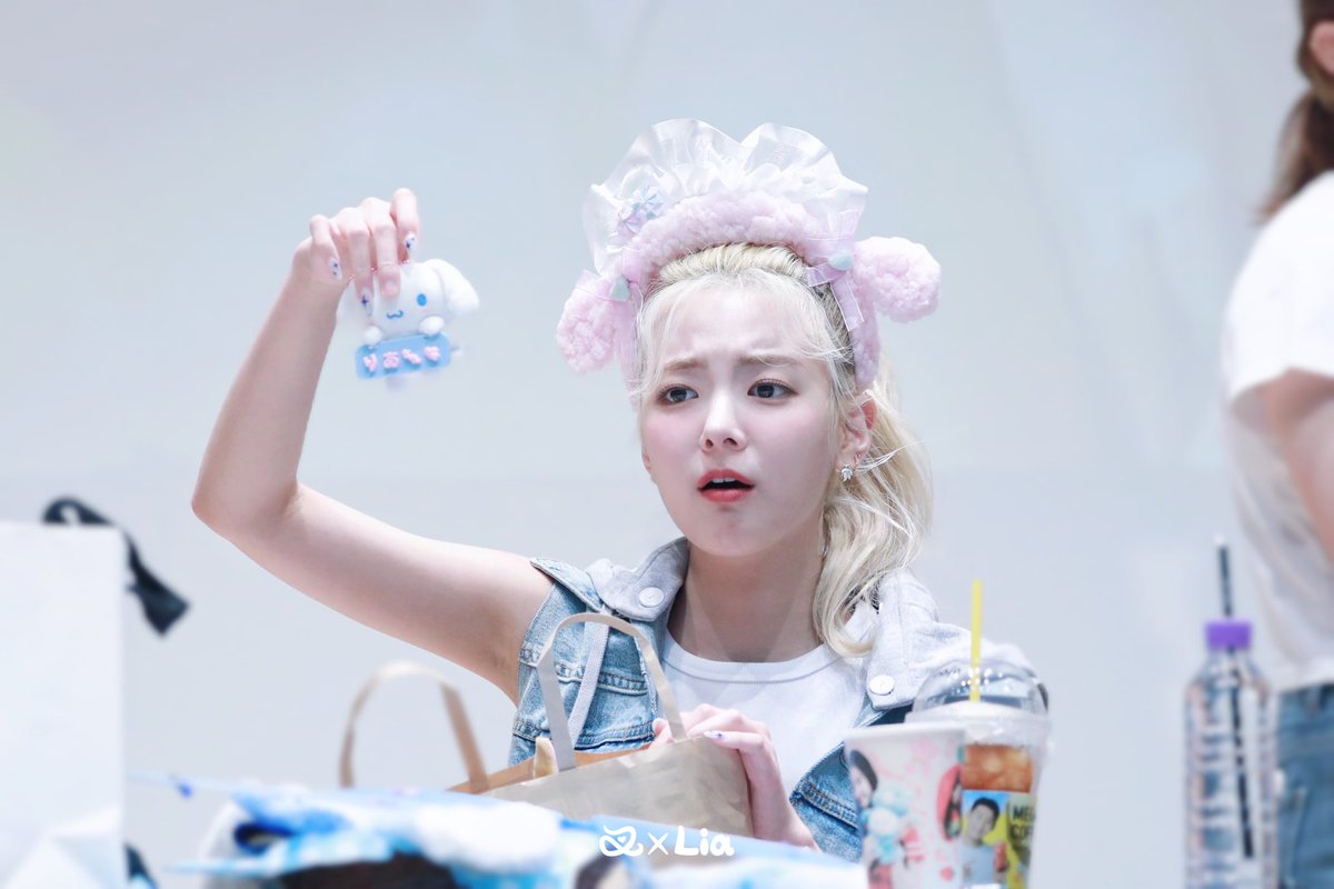 chaxLia's tweet photo. 230827  🫧🧚🏻‍♀️

#LIA #리아 #リア #ITZY #있지 https://t.co/b2i6kC8gOh