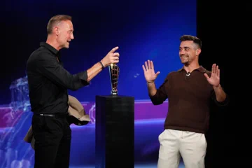 Dos30TV's tweet image. La 2ª gala de #GHVIPGala2 en la noche de @telecincoes se queda con el 12.3% de cuota, 881.000 espectadores y suma 2.793.000 contactos únicos

2ª opción en su franja

Antes, el #Express de 21:59 a 23 horas un 8.9% y 1.130.000 espectadores

#QueVivaLaTele #Audiencias