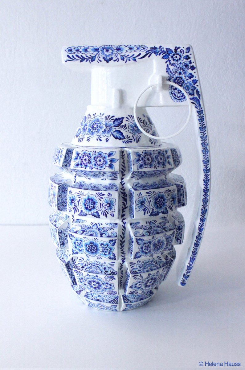 womensart1's tweet image. From French artist Helena Hauss' contemporary ceramics series ‘Hell Hath No Fury’ #WomensArt