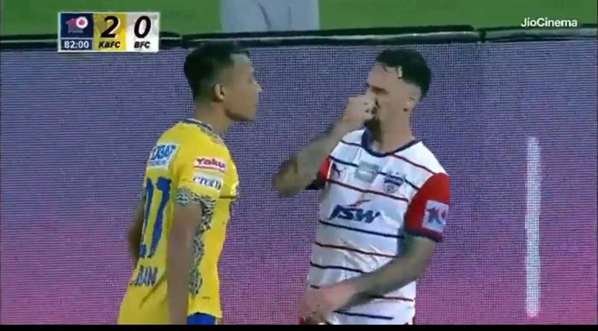 kapfabjon's tweet photo. @kbfcxtra Racism https://t.co/wbaGJqElr9