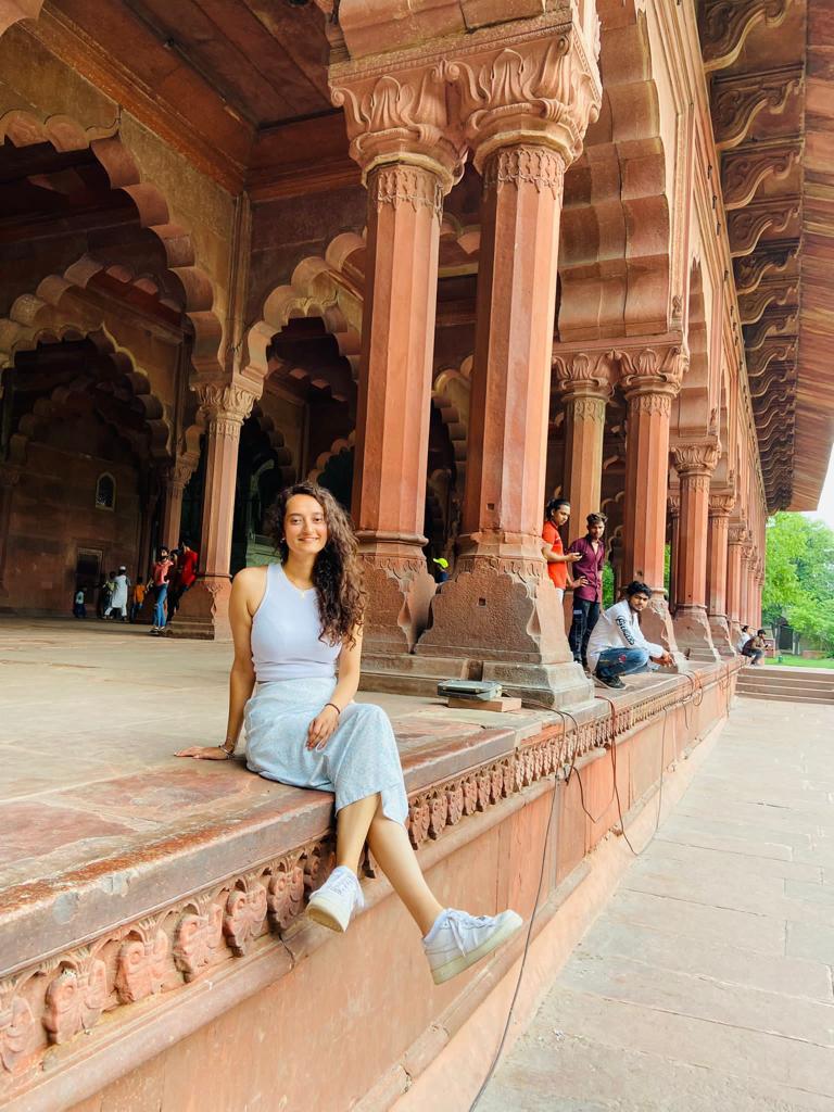 NordicCtrIndia's tweet photo. A warm welcome to our newest #NCIsemester student from #NCImember @UniLeidenNews who is spending the fall semester at #ncipartner @HydUniv! #Studyinindia #NCIStudyprogramme #NordicCentreinIndia #SemesterinIndia https://t.co/L2eJt0SJwu