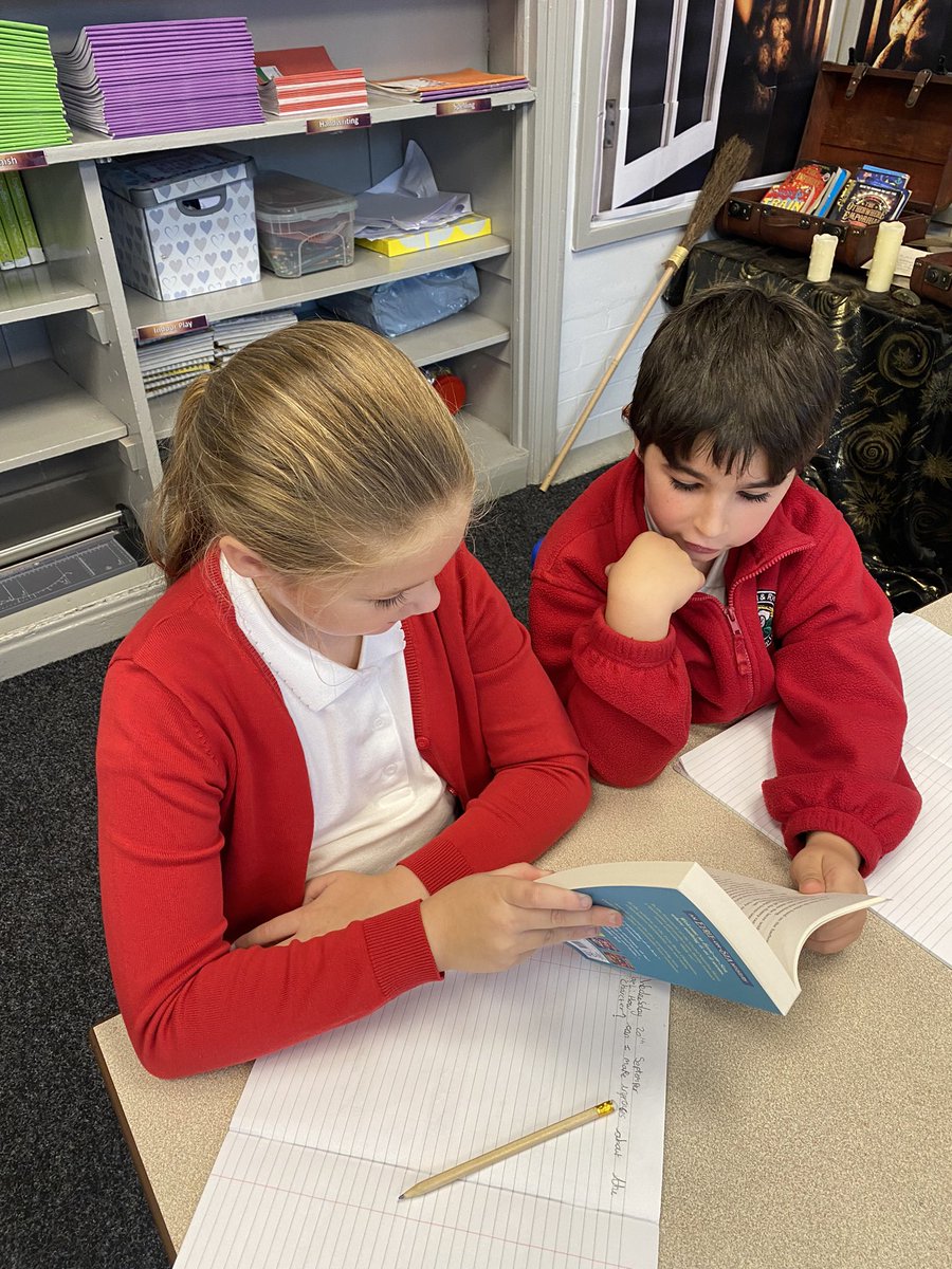 rjsyear5's tweet photo. 5G really enjoy paired shared reading 📖 https://t.co/AwcuNn2Cbw