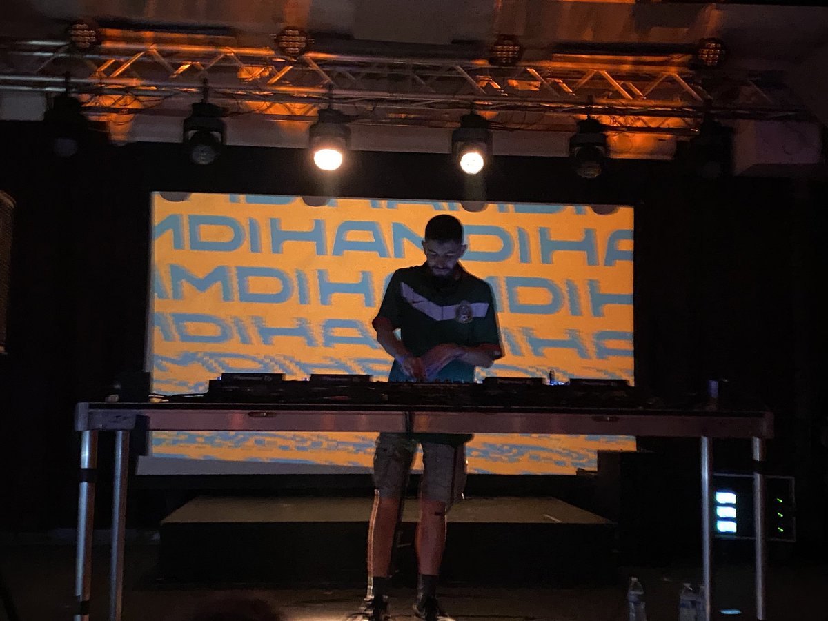Such a sick show from <a href="/hamdimusic/">Hamdi</a> at <a href="/soniamideast/">Sonia</a>. Big watch out for new tracks 👀