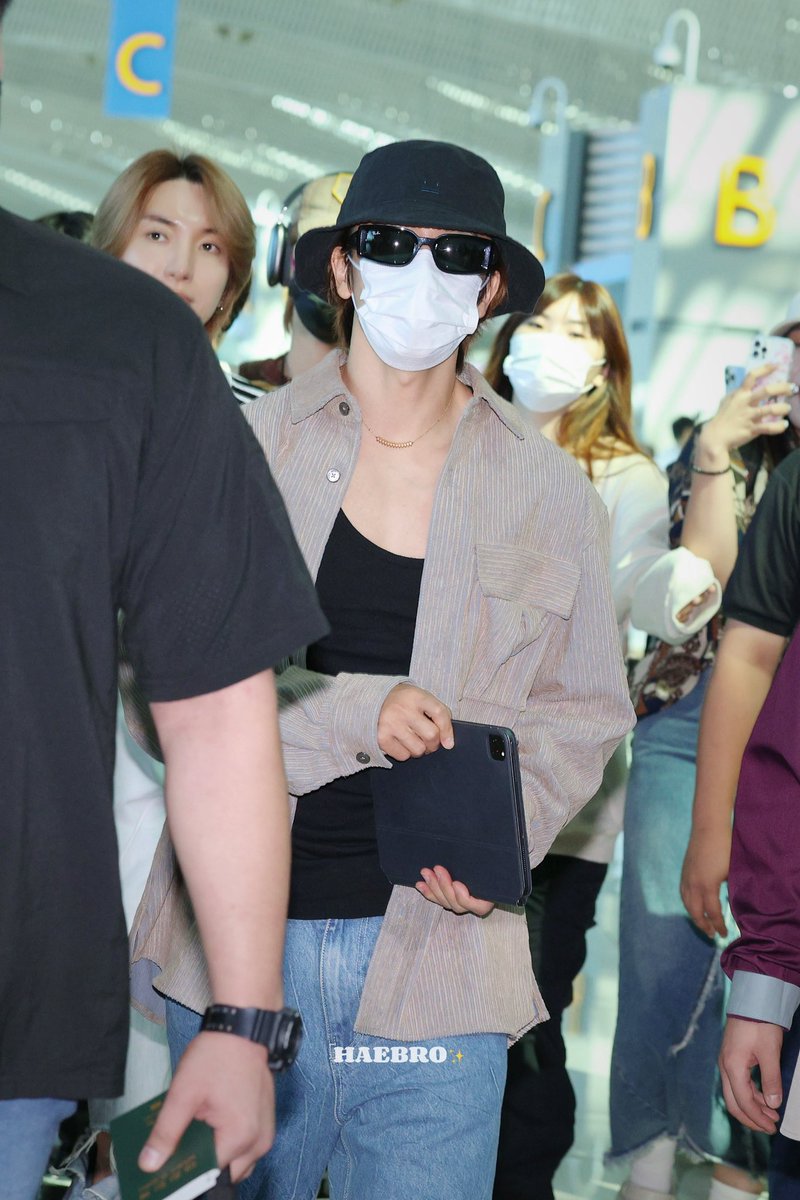 𝟏𝟏𝟐𝟎𝟗𝟐𝟐 

👋🩵

#슈퍼주니어    #동해
#superjunior #donghae #ドンへ