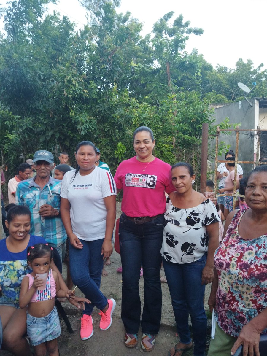 Nuestra candidata al Concejo de Montería, Veruska Galván, recorriendo la zona rural del municipio de Montería.

Vota 3 en la coalición #PactoPorMontería

<a href="/verusk/">Veruska Paredes</a>