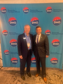 GaryHansen1486's tweet photo. Thanks, @MinnesotaDFL Party Chair @kenmartin73 for inspirational message during @NationalDMO Summit in Milwaukee! #DMOSummit https://t.co/kXjVc5qabx