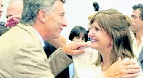 Beatrice_Tonuch's tweet photo. #Plager Está "Domada" 😅😅😅
@mauriciomacri Les da urticaria porqué saben qué puso "Blanco sobre Negro"
#EsElLiderAbsoluto🇦🇷 https://t.co/4xwCB5Gptu