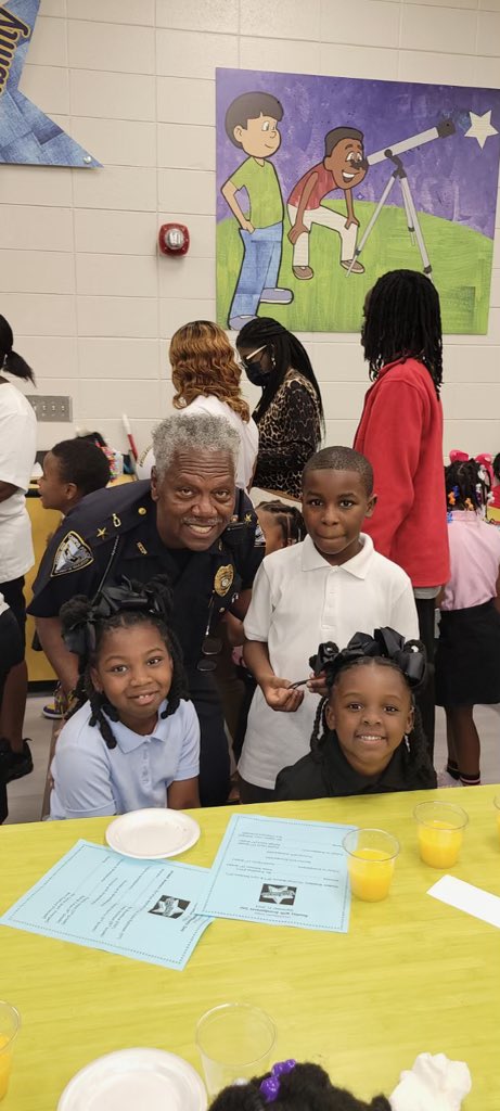 BibbSchools's tweet photo. Campus Police Chief Russell Bentley participated in Grandparents Day at Union Elementary this month! #Built4Bibb #BuiltByBibb https://t.co/FYPjGJxOCf