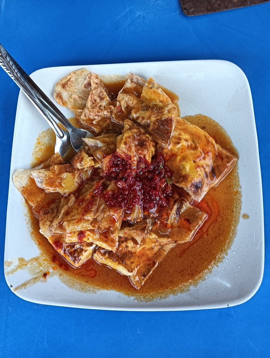 ahmadnasaruddin's tweet image. Breakfast pagi di Malaysia
- ROTO CANAI
Di Surabaya
- NASI CAMPUR
- JCO

#lbms