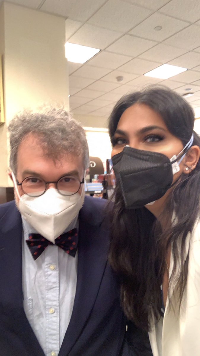 ModelAyshaMirza's tweet image. The one thing you know about me throughout this ongoing pandemic is that I have always wanted our public health officials to practice what they preach. You know I’m #PreparedNotScared, and I know seeing @PeterHotez without a mask was hard.

So I asked him. And he said:

1.…