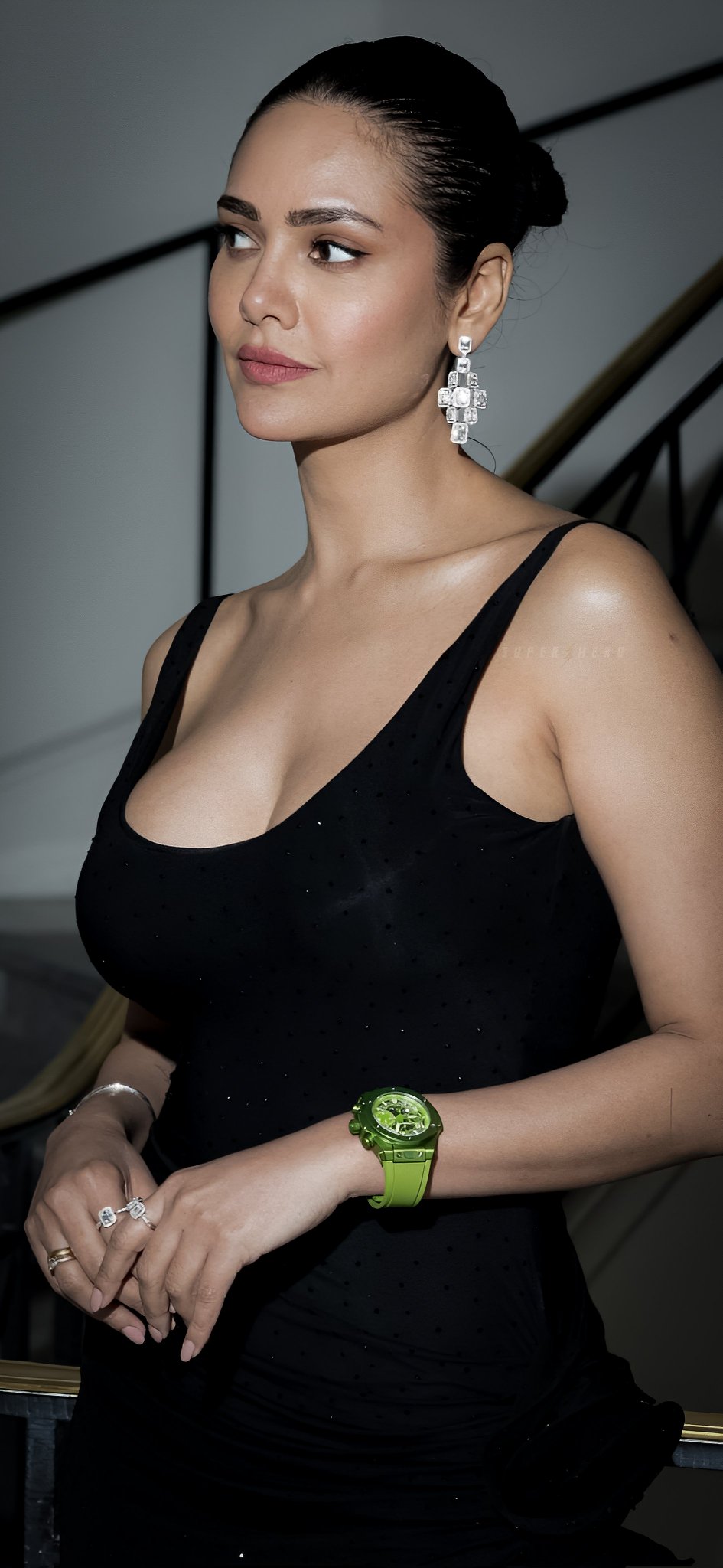 F6mBK8_bEAASX9I?format=jpg&name=large