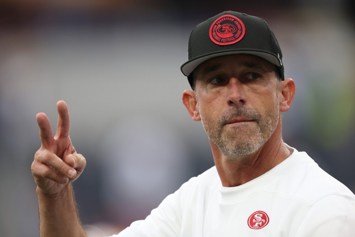 madesense84's tweet image. The Reason #Purdy does not have REPOR with the other STARS on the team is because KYLE draws a whole DAMN playback for 2 players and one of em aint playin. Smdh what a waste of a talented cast! Quit lettin that guy off the hook! He's to blame. #49ers #LetsBeReal
#KyleShanahan