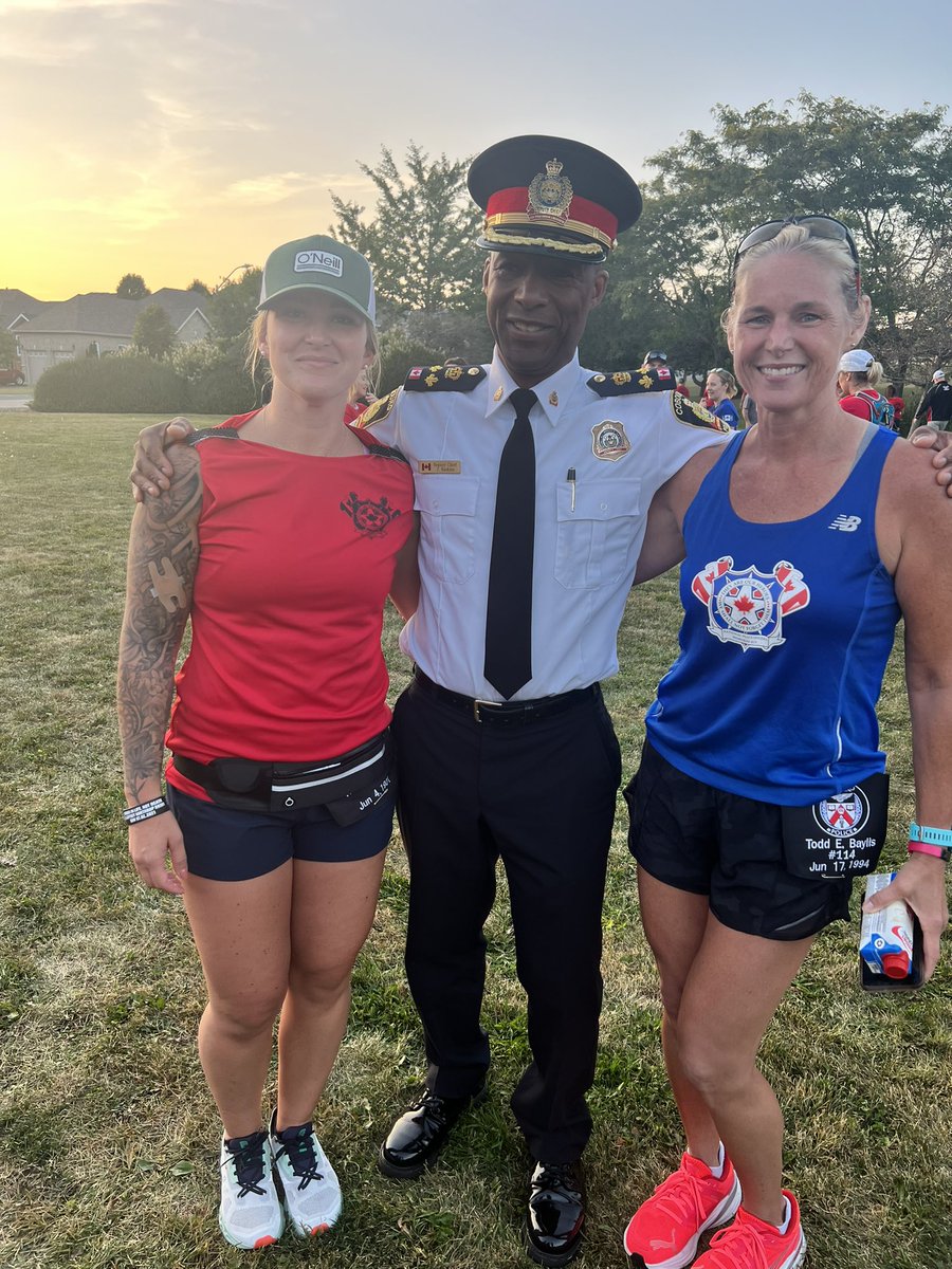 SEames_TPS's tweet photo. Day ☝🏼 complete, 27 km down 
Such an honour getting to participate in the Peace Officer Memorial Run @460km https://t.co/Ys9UGUMaVW