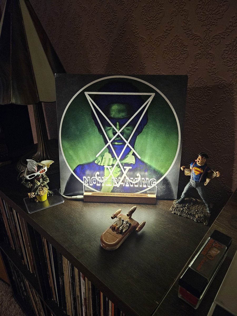 VinylHaggis's tweet photo. The latest addition to the collection 🤟 Plus a couple of new figurines to spice up the decor!
#NowPlaying Zeal & Ardor
#ZealandArdor #DevilIsFIne #avantgardemetal #vinyl #vinylrecords #vinylcommunity #vinylcollection #vinylforlife #vinyladdict https://t.co/m8bP0PFau7