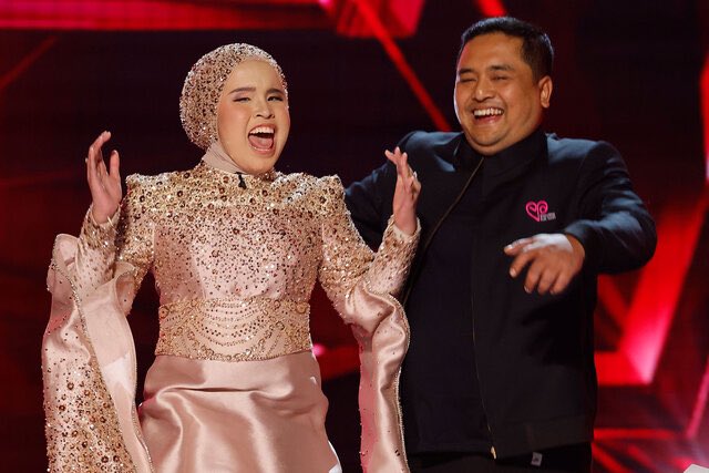 JediJoyJourney's tweet photo. Either @PutriArianni or the @RamadhaniBros have to win 🥇 @AGT or we need to fire America 🇺🇸!!! @SimonCowell @terrycrews @SofiaVergara @heidiklum @howiemandel #AGT #AGTFinal https://t.co/VrPG2FACFp
