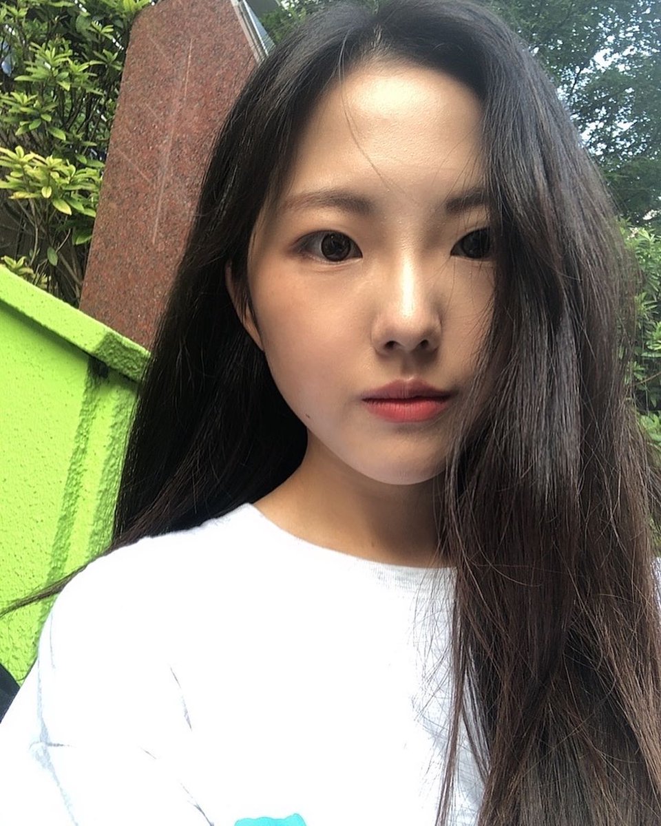 헤헤.
🐻 + 🐹  + 🩵 = 최고짱짱
모델완벽.