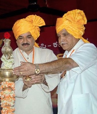 BSYBJP's tweet photo. ಅಕಾಲಿಕವಾಗಿ ನಮ್ಮೆಲ್ಲರನ್ನು ಅಗಲಿದ ಪಕ್ಷದ ಹಿರಿಯ ನೇತಾರ, ಮಾಜಿ ಸಚಿವ, ಆತ್ಮೀಯ ಮಿತ್ರ ಶ್ರೀ ಅನಂತಕುಮಾರ್ ಅವರ ಜನ್ಮದಿನದಂದು ಅವರಿಗೆ ನನ್ನ ನಮನಗಳು. ತಮ್ಮ ವ್ಯಕ್ತಿತ್ವ, ಸಂಘಟನೆ ಮತ್ತು ಸಾಧನೆಗಳಿಂದ ಮರೆಯಲಾಗದ ಛಾಪನ್ನು ಬಿಟ್ಟು ಹೋಗಿರುವ ಅನಂತಕುಮಾರ್ ಅವರ ನೆನಪುಗಳು ಅವಿಸ್ಮರಣೀಯ. https://t.co/AERTutyUia