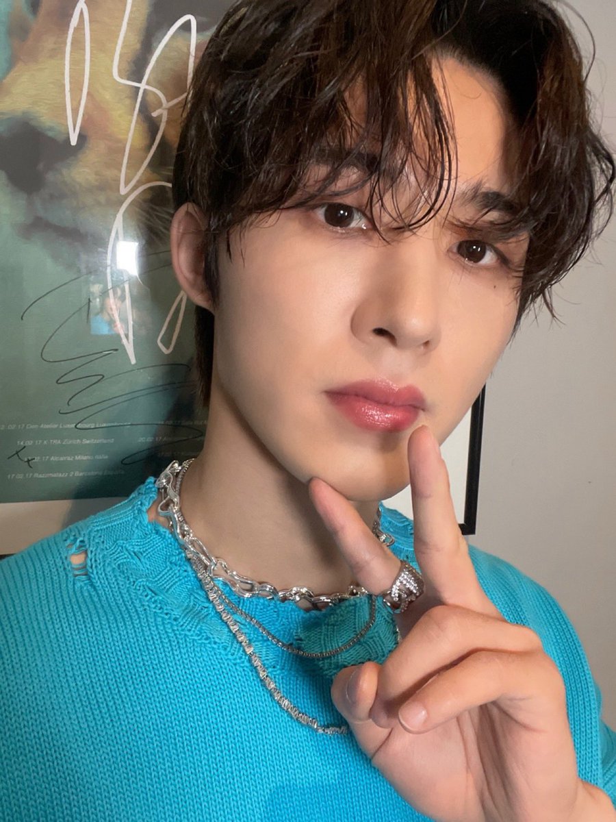 B.I Official tweet media