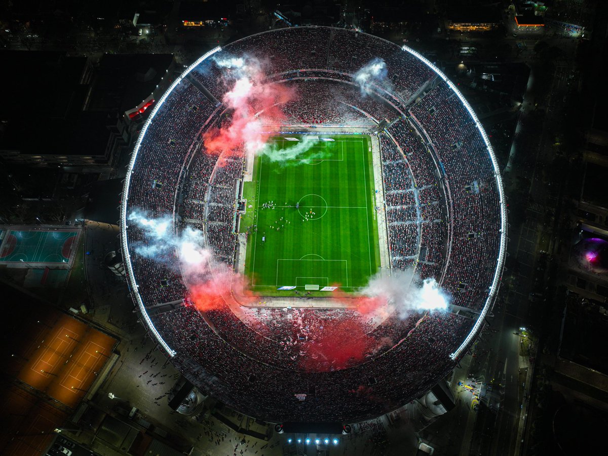 sinfouluy_'s tweet photo. 💭 𝗣𝗿𝗲𝗴𝘂𝗻𝘁𝗮 𝗱𝗲 𝗹𝗮 𝗷𝗼𝗿𝗻𝗮𝗱𝗮...

🏟 Luego de las remodelaciones, ¿Es el Monumental el mejor estadio del continente?

👀 Los leemos en comentarios. https://t.co/KZBKXFJeTj