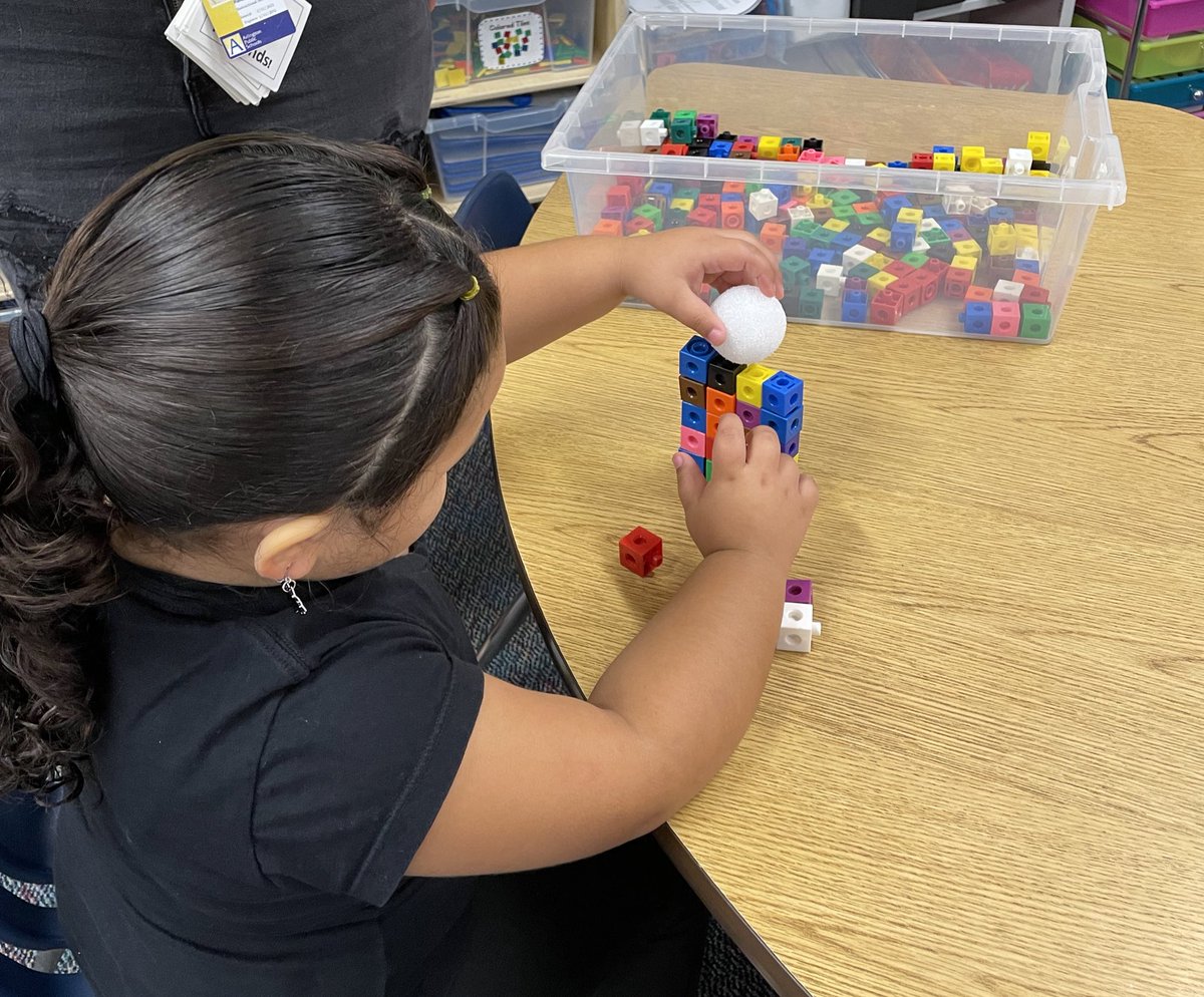 HelgesenLydia's tweet photo. We took our @Amplify #CKLA nursery rhyme lesson to the next level today by having students create walls that could keep Humpty Dumpty from having a great fall! #kindergartenrocks #handsonlearning #interdisciplinary @RandolphStars @RandolphIBStars @randolph_reads @APSLiteracy https://t.co/hn6cSbwGzR