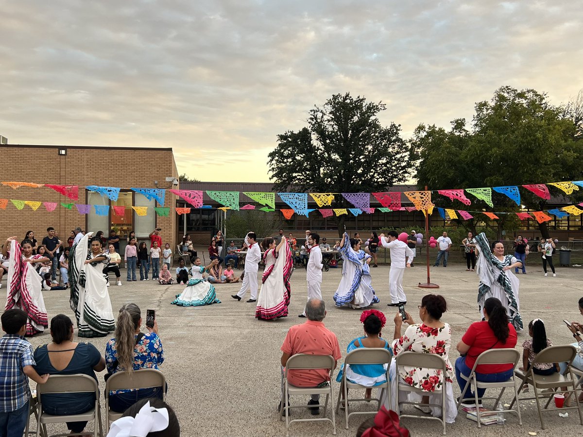 pblorozco's tweet image. Celebrating #HispanicHeritageNight at FME was an absolute success! Our school community came together to honor Hispanic culture, and it was a night filled with joy and unity. Thank you to our incredible families and staff for making it such a memorable event. #FMECommunity